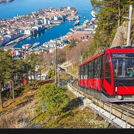 Sentrumsnær leilighet med 3 soverom. Bergen Eksteriør bilde